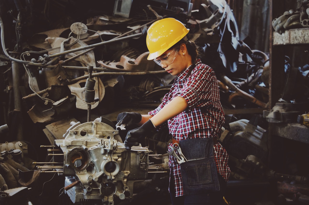 women stem engineer manufacturing