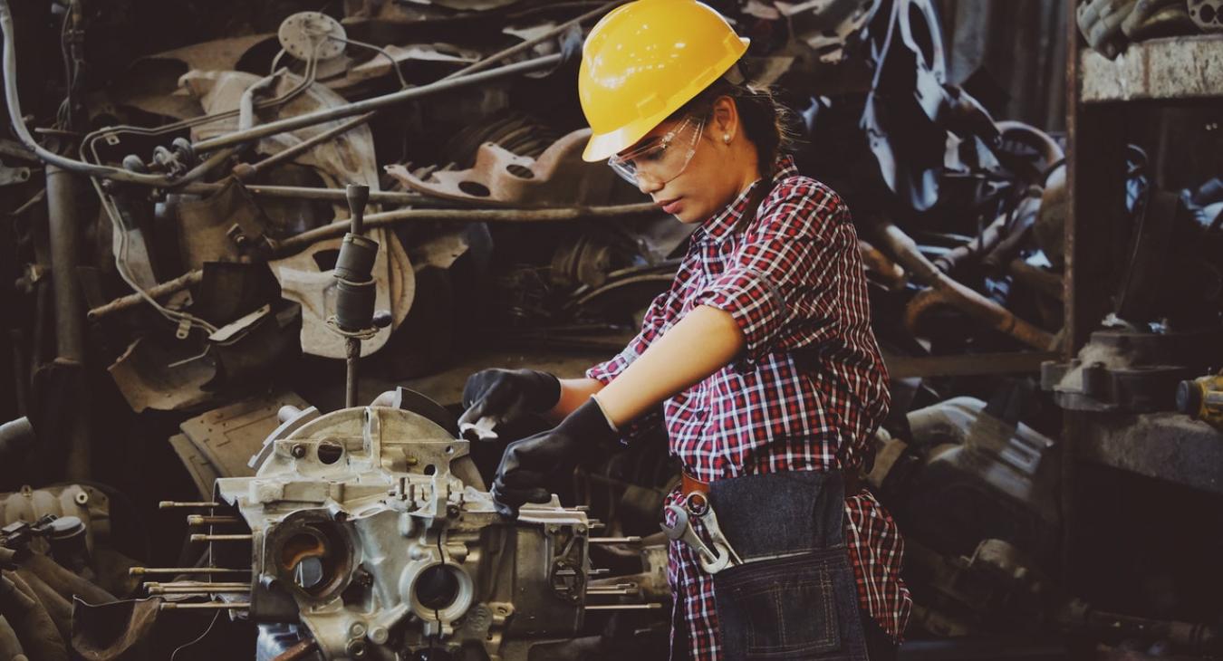 women stem engineer manufacturing